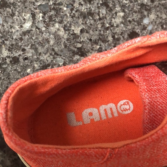 Pinky-peach Lamo sneakers size 8 - Picture 3 of 5